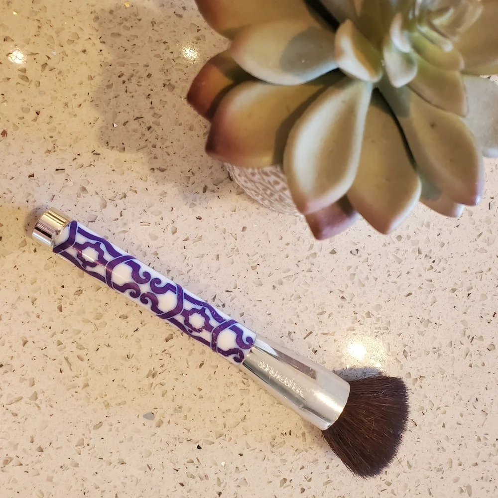 Sonia Kashuk Kabuki Face Brush Makeup Cosmetic White Blue Silver Print Preppy